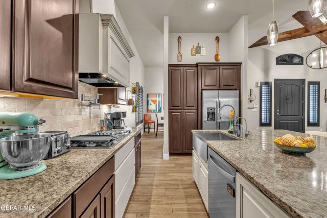 7377 WOODEN NICKEL Drive, El Paso, TX 79911