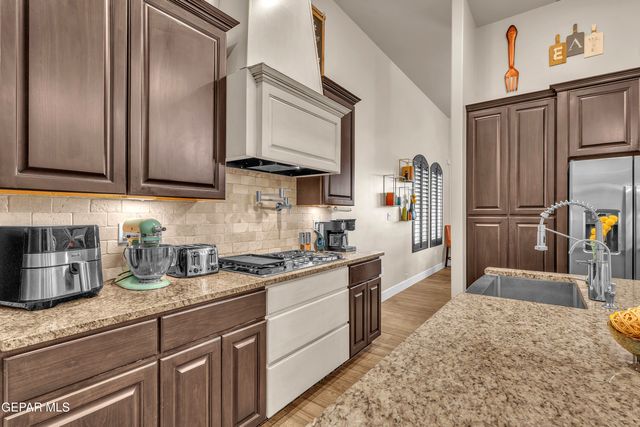 7377 WOODEN NICKEL Drive, El Paso, TX 79911