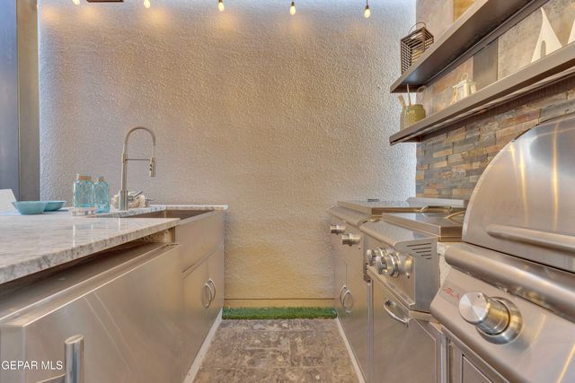 7377 WOODEN NICKEL Drive, El Paso, TX 79911