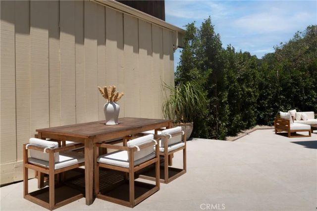 3977 Oeste Avenue, Studio City, CA 91604