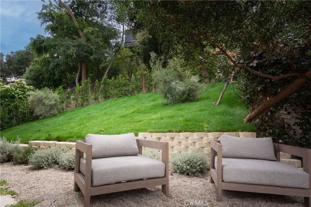 3977 Oeste Avenue, Studio City, CA 91604