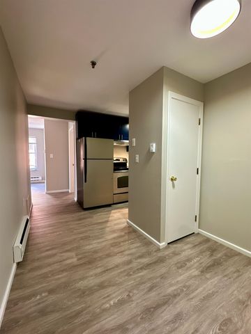 90 Fleet St Apt 3-2, Portsmouth, NH 03801