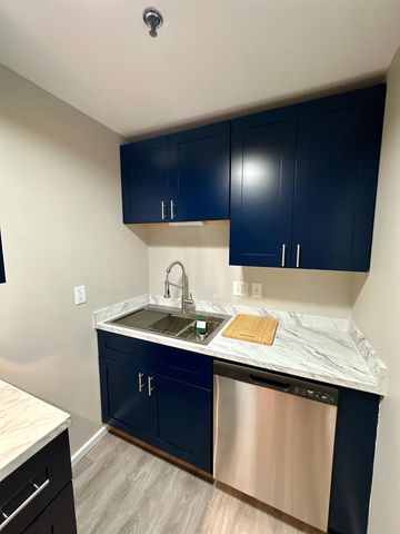 90 Fleet St Apt 3-2, Portsmouth, NH 03801