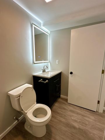 90 Fleet St Apt 3-2, Portsmouth, NH 03801