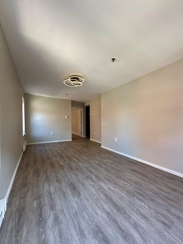 90 Fleet St Apt 3-2, Portsmouth, NH 03801