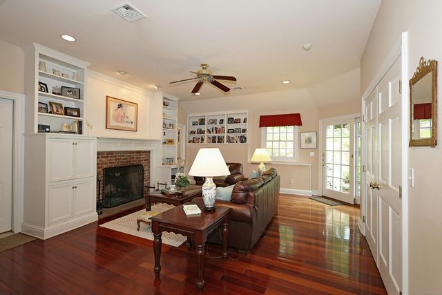 252 Florida Hill Road, Ridgefield, CT 06877