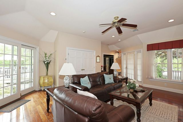 252 Florida Hill Road, Ridgefield, CT 06877