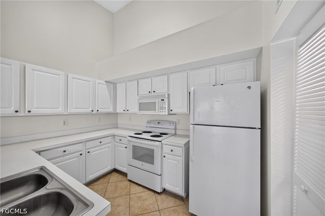 4122 Residence DR 121, Fort Myers, FL 33901