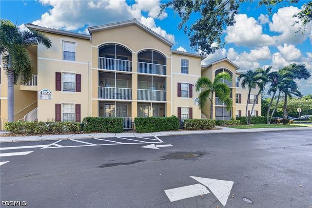 4122 Residence DR 121, Fort Myers, FL 33901