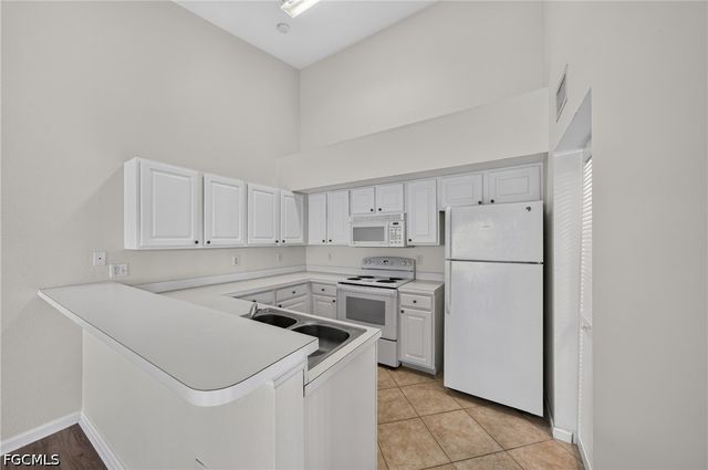 4122 Residence DR 121, Fort Myers, FL 33901