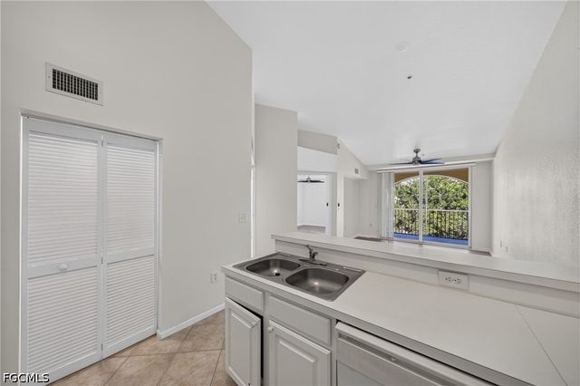4122 Residence DR 121, Fort Myers, FL 33901