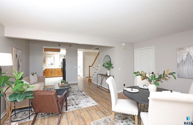 2423 S Center Ave Avenue, Sioux Falls, SD 57105