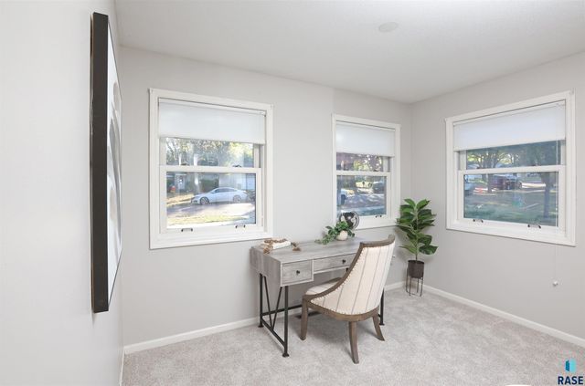 2423 S Center Ave Avenue, Sioux Falls, SD 57105