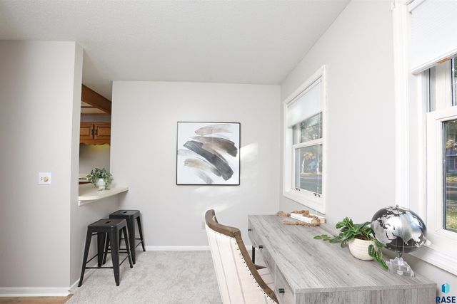 2423 S Center Ave Avenue, Sioux Falls, SD 57105