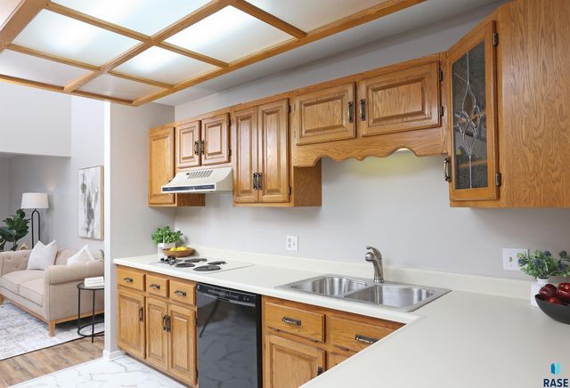 2423 S Center Ave Avenue, Sioux Falls, SD 57105