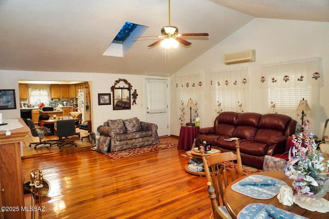 852 W Jennella Drive, Benson, AZ 85602