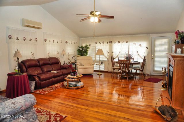 852 W Jennella Drive, Benson, AZ 85602
