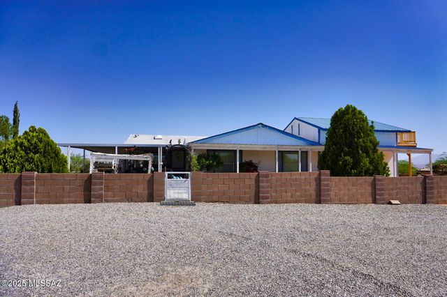 852 W Jennella Drive, Benson, AZ 85602