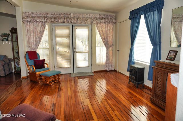 852 W Jennella Drive, Benson, AZ 85602