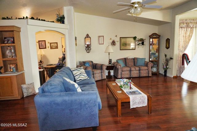 852 W Jennella Drive, Benson, AZ 85602