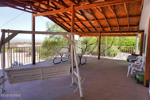 852 W Jennella Drive, Benson, AZ 85602