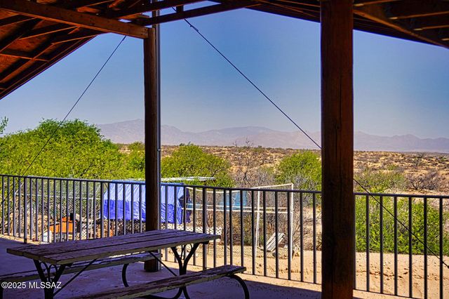 852 W Jennella Drive, Benson, AZ 85602