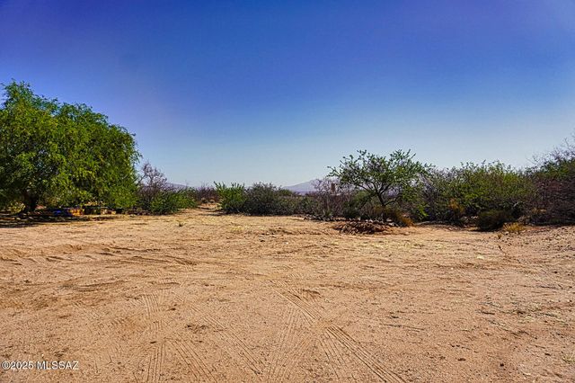 852 W Jennella Drive, Benson, AZ 85602
