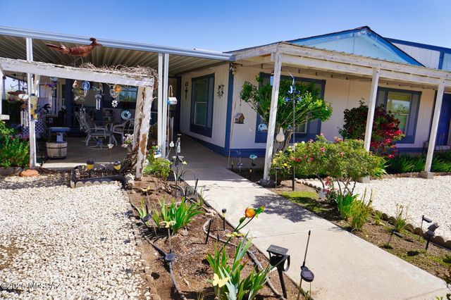 852 W Jennella Drive, Benson, AZ 85602