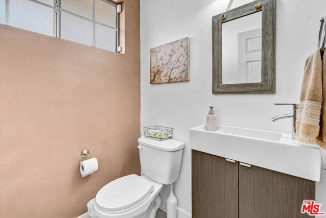 14363 Nordhoff Street B, Los Angeles, CA 91402