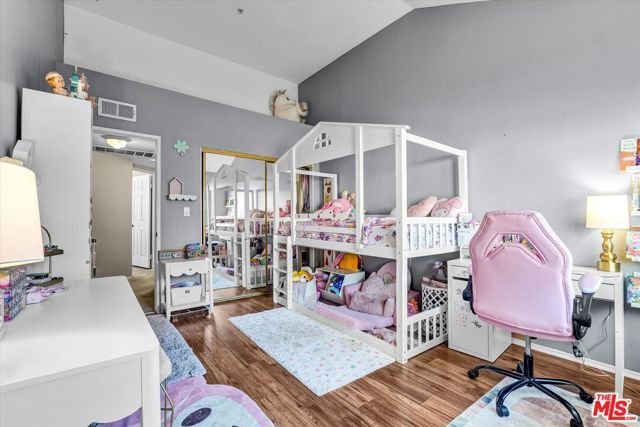 14363 Nordhoff Street B, Los Angeles, CA 91402
