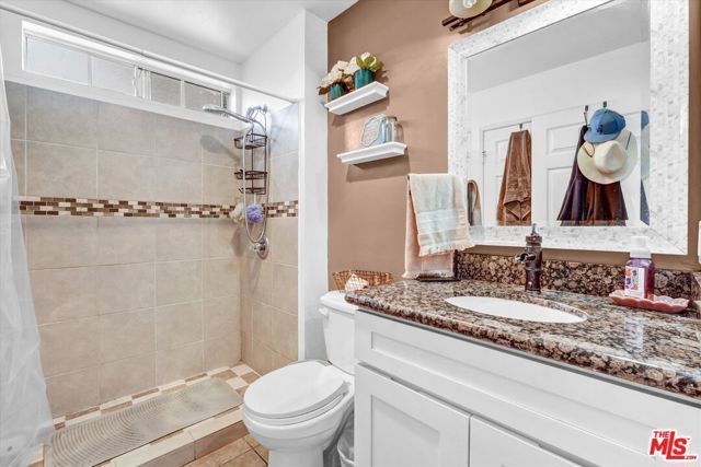 14363 Nordhoff Street B, Los Angeles, CA 91402
