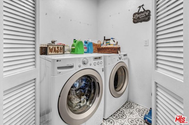 14363 Nordhoff Street B, Los Angeles, CA 91402