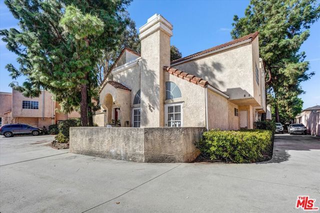 14363 Nordhoff Street B, Los Angeles, CA 91402