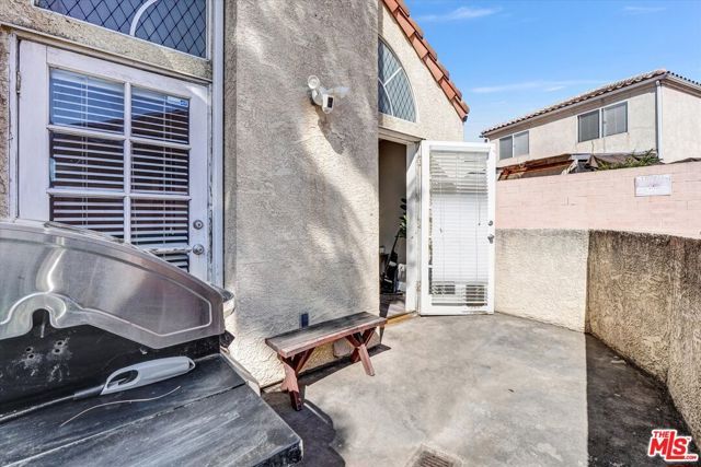 14363 Nordhoff Street B, Los Angeles, CA 91402