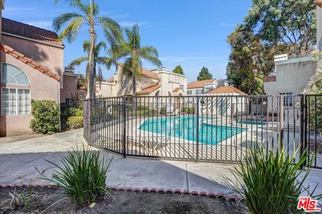 14363 Nordhoff Street B, Los Angeles, CA 91402