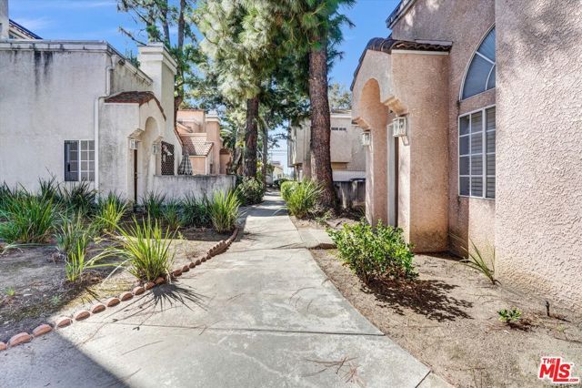 14363 Nordhoff Street B, Los Angeles, CA 91402