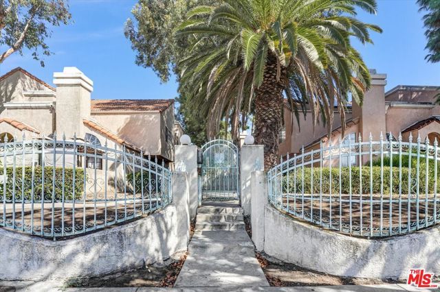 14363 Nordhoff Street B, Los Angeles, CA 91402