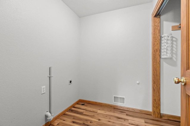 1198 FIELDVIEW DRIVE, Menasha, WI 54952