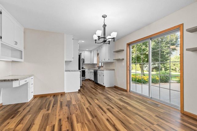 1198 FIELDVIEW DRIVE, Menasha, WI 54952