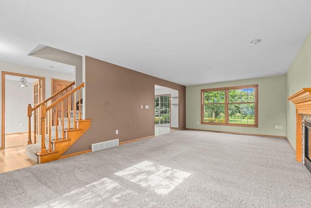 1198 FIELDVIEW DRIVE, Menasha, WI 54952
