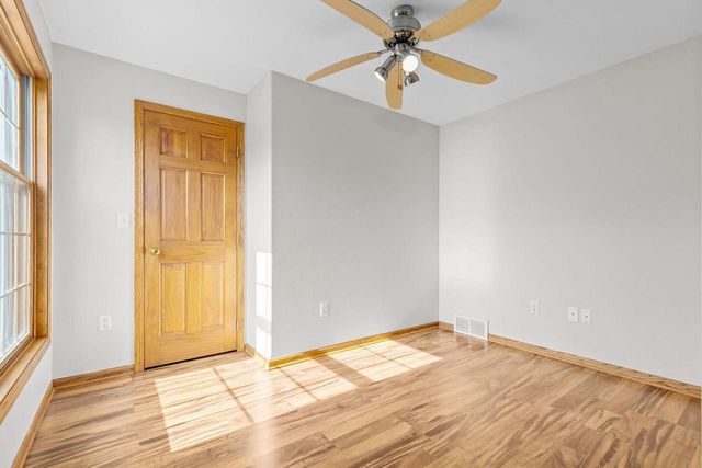 1198 FIELDVIEW DRIVE, Menasha, WI 54952
