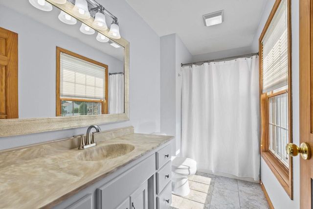 1198 FIELDVIEW DRIVE, Menasha, WI 54952