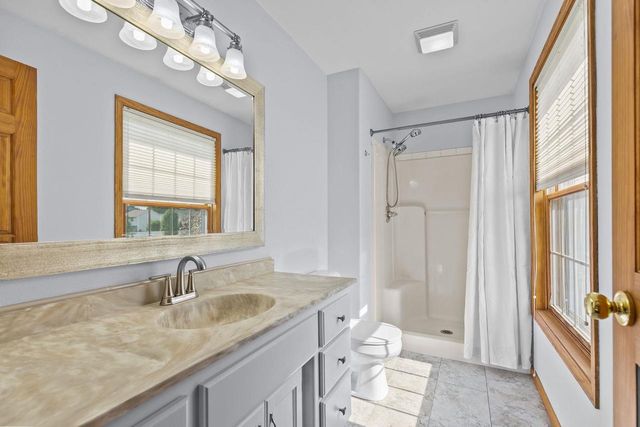 1198 FIELDVIEW DRIVE, Menasha, WI 54952