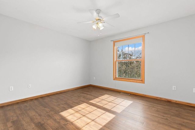 1198 FIELDVIEW DRIVE, Menasha, WI 54952