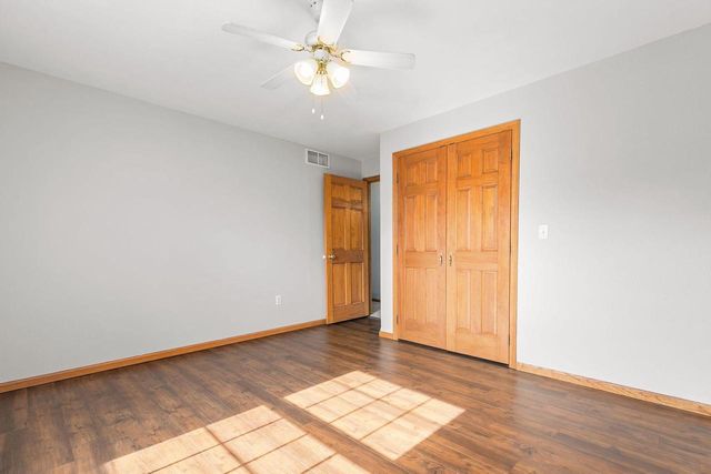 1198 FIELDVIEW DRIVE, Menasha, WI 54952