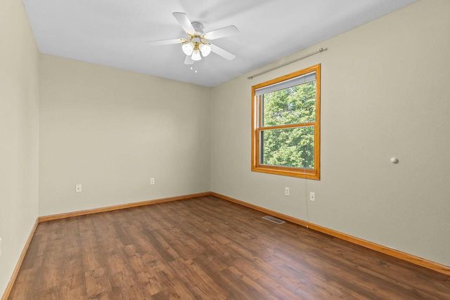1198 FIELDVIEW DRIVE, Menasha, WI 54952