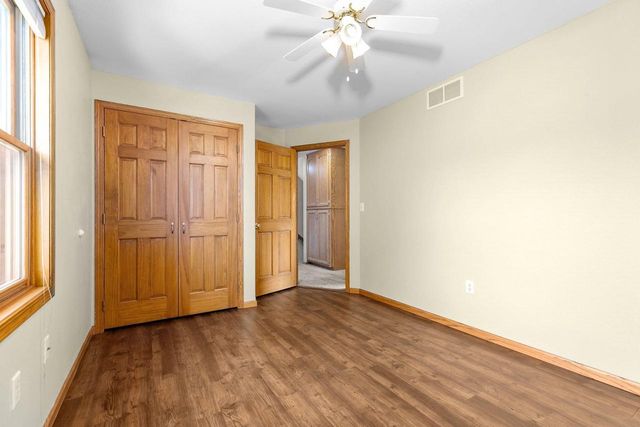 1198 FIELDVIEW DRIVE, Menasha, WI 54952
