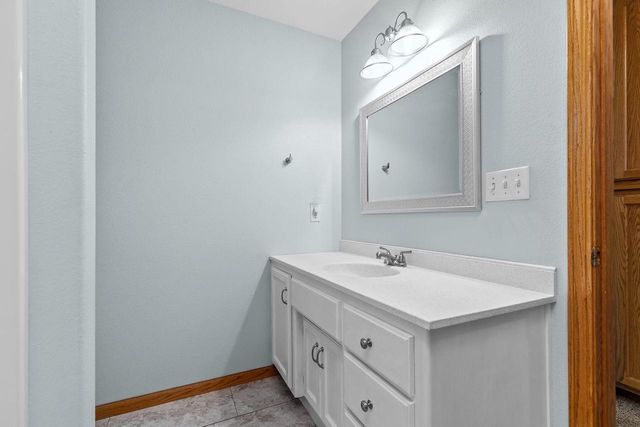 1198 FIELDVIEW DRIVE, Menasha, WI 54952
