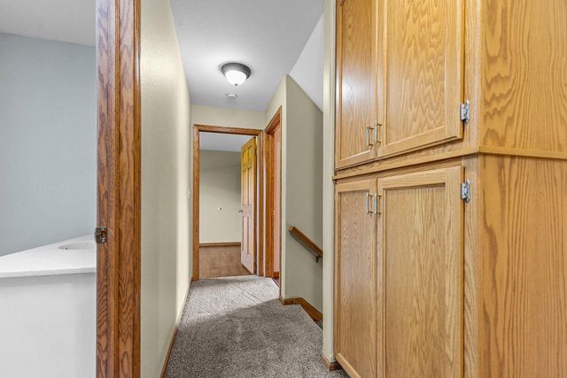 1198 FIELDVIEW DRIVE, Menasha, WI 54952
