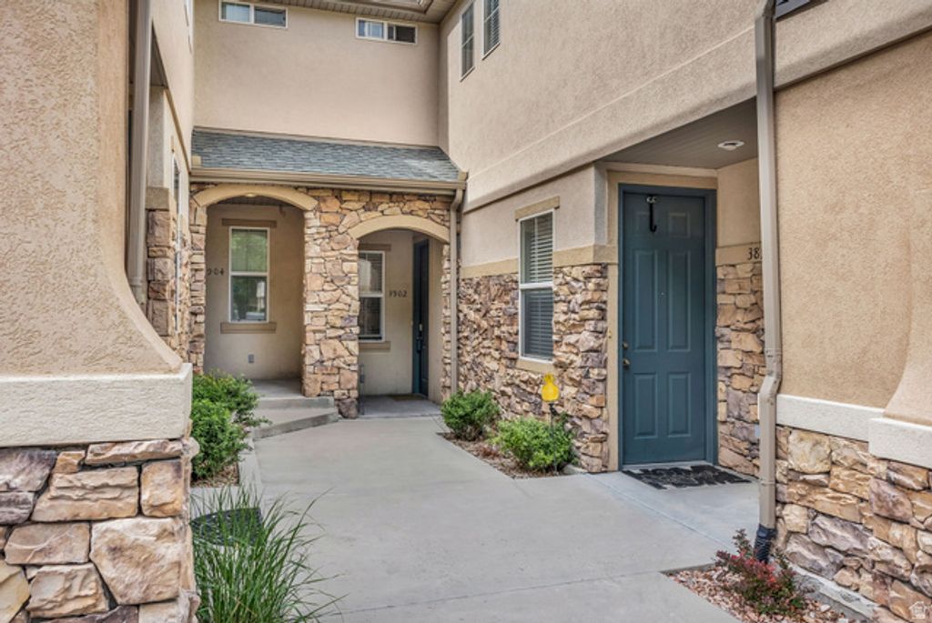 3902 W LORIENT AVE, West Jordan, UT 84084
